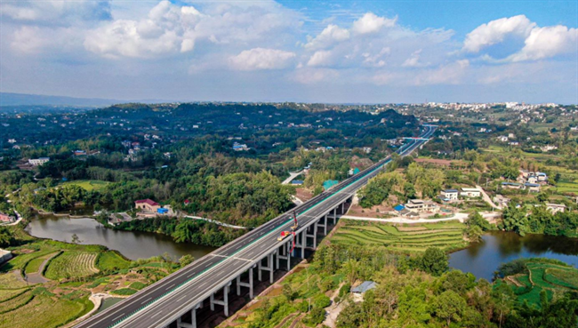 瀘永高速正式通車 瀘州到重慶主城區僅需1小時